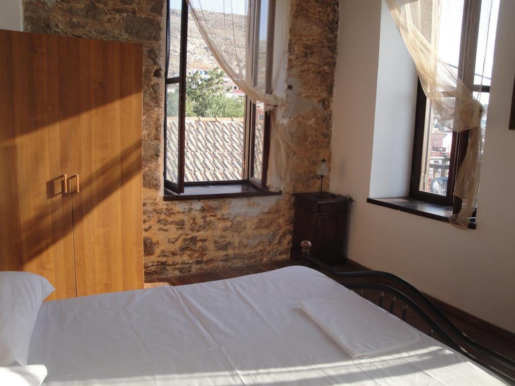 Villa Chrysodimi Chalki Town Chambre photo
