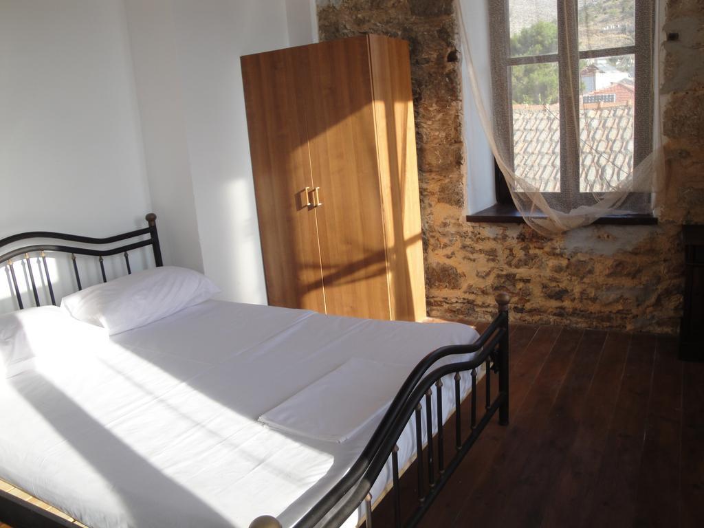 Villa Chrysodimi Chalki Town Chambre photo