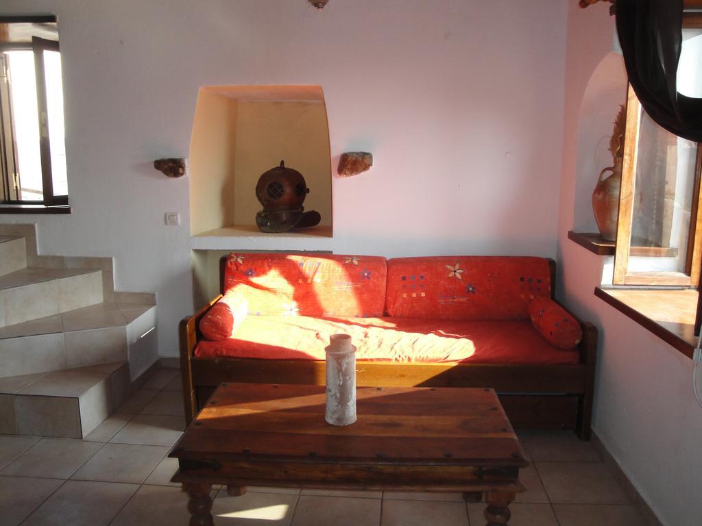 Villa Chrysodimi Chalki Town Chambre photo