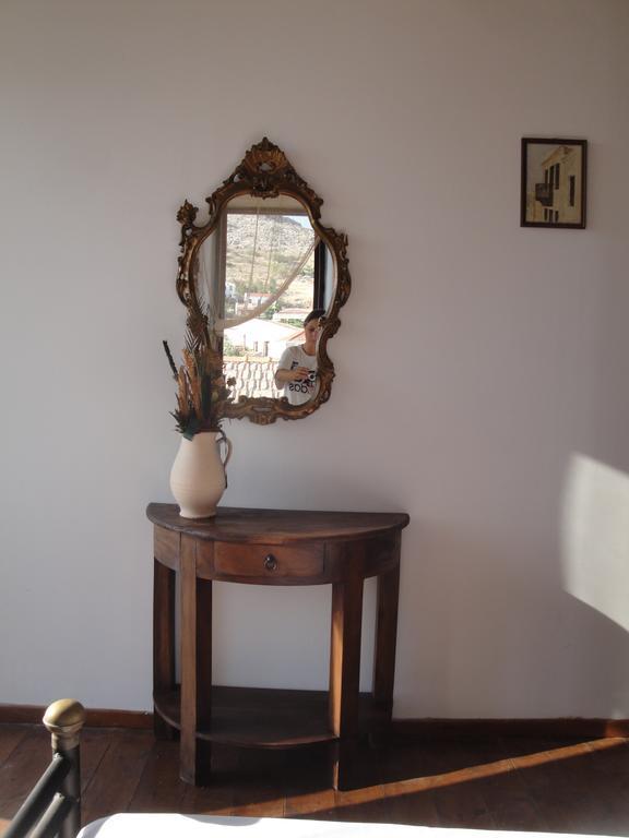 Villa Chrysodimi Chalki Town Chambre photo