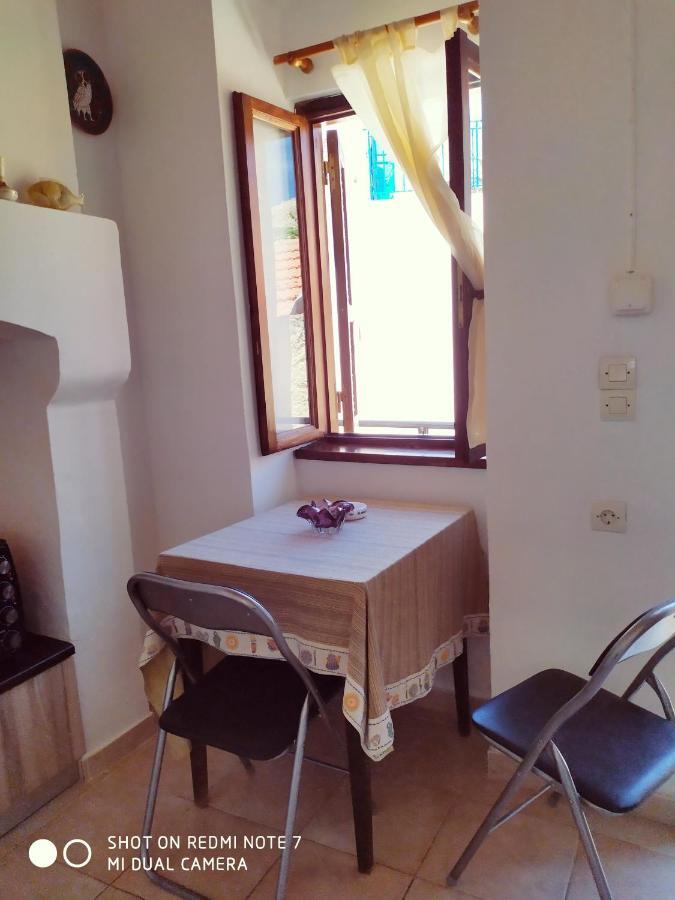 Villa Chrysodimi Chalki Town Extérieur photo